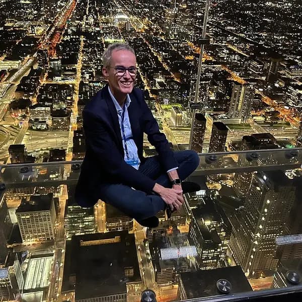Christian Müller-Kemler beim PKF-Meeting in Chicago auf einer Aussichtsplattform